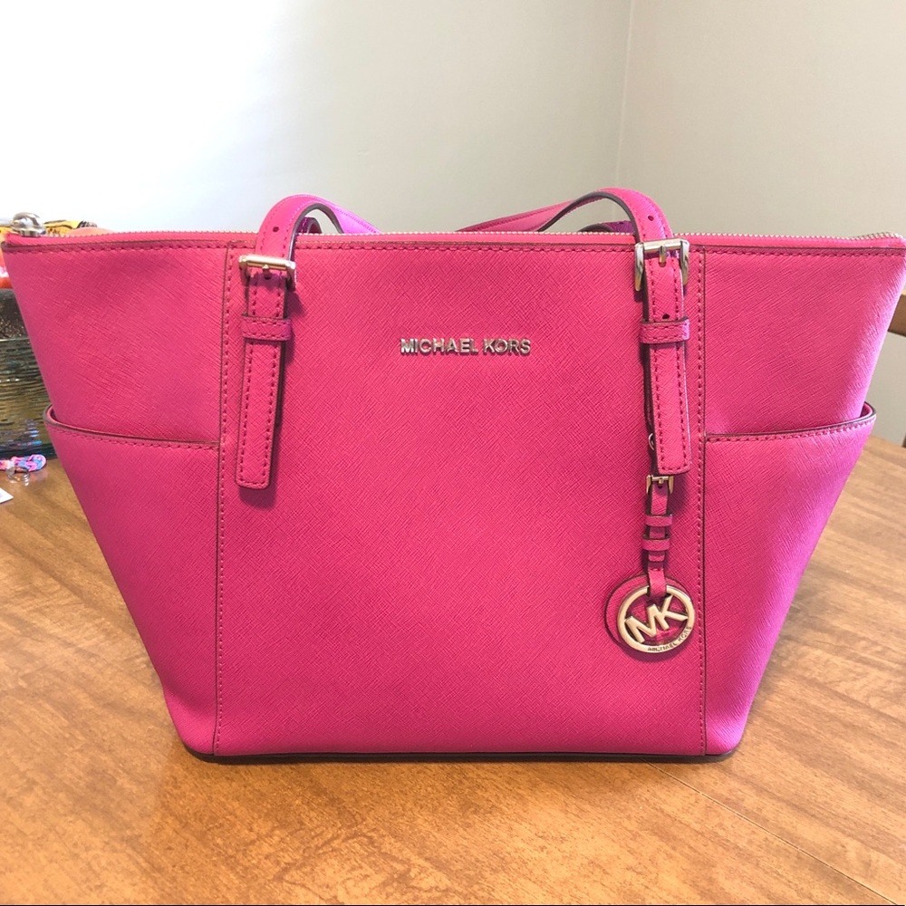 SOLD Med Jet Set Michael Kors bag LIKE NEW CLEAN